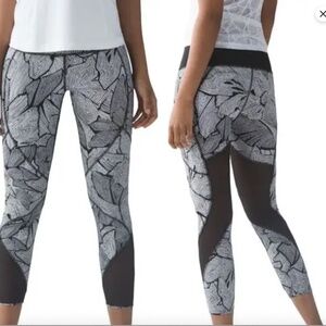 Lululemon Goal Crusher 7/8 Tight Black Mesh Dottie Never Worn